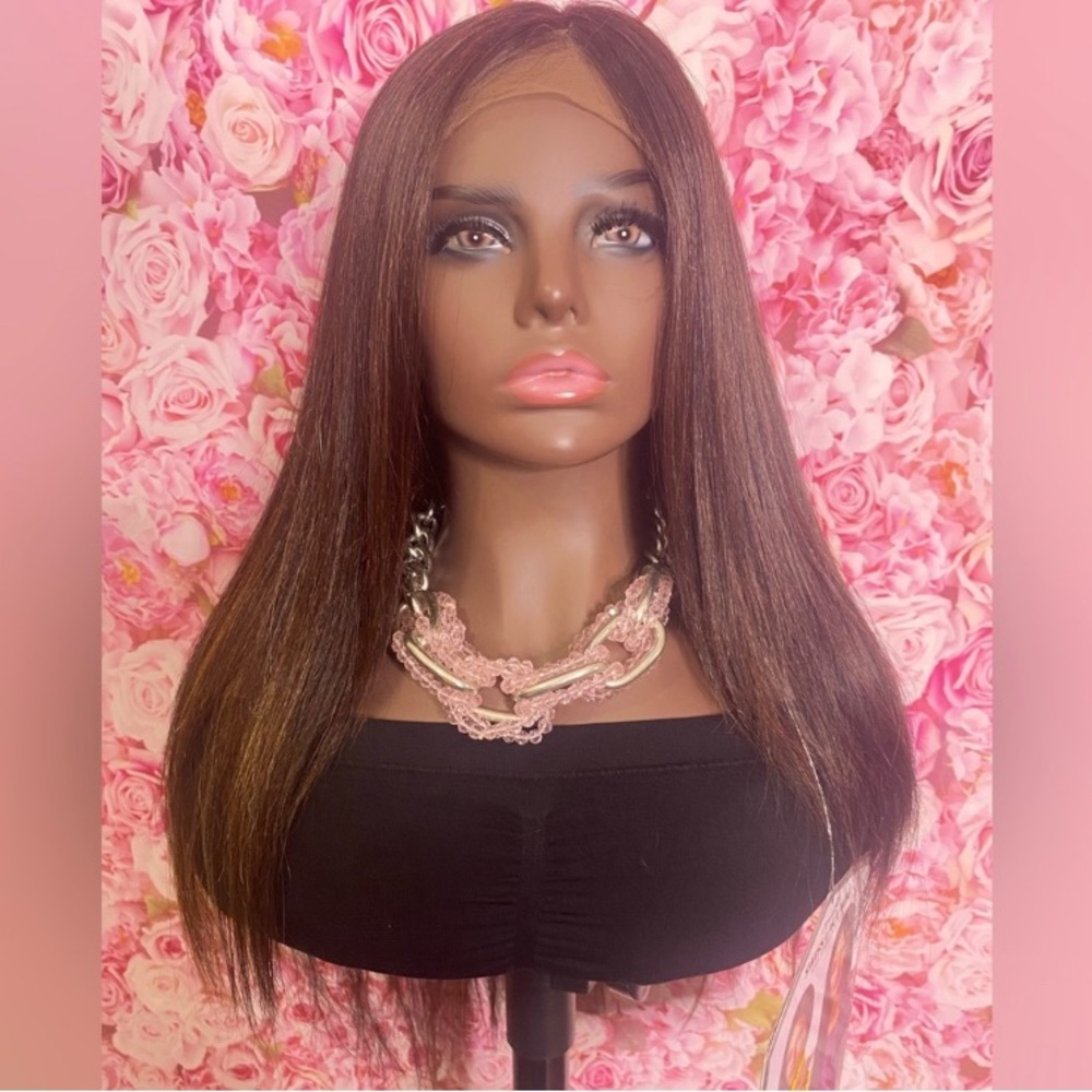 ⬇️$70 NWT Cloud 9 Swiss Lace Wig
